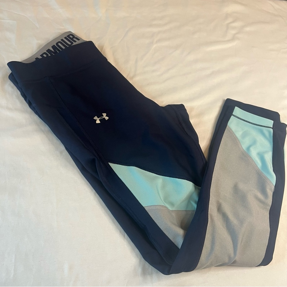 Under Armour Women’s Dark Blue and Aqua Leggings 23in length size medium